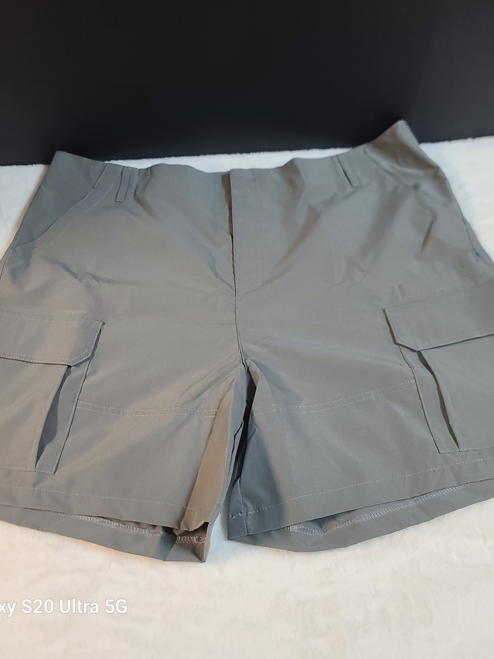 Men's Cargo Shorts in Light Gray with Utility Pockets